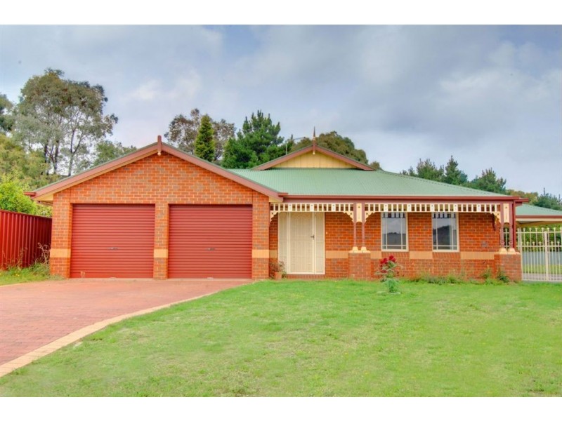 8 Castle Court, Ballarat VIC 3350