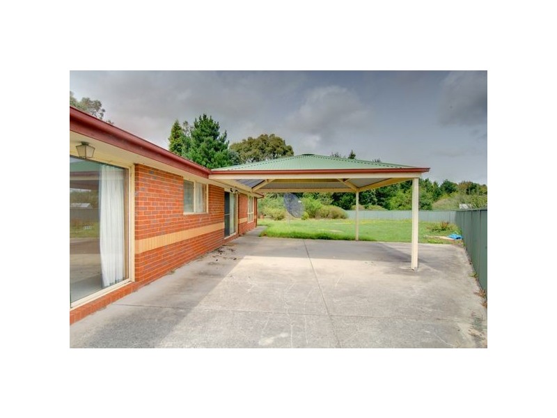 8 Castle Court, Ballarat VIC 3350