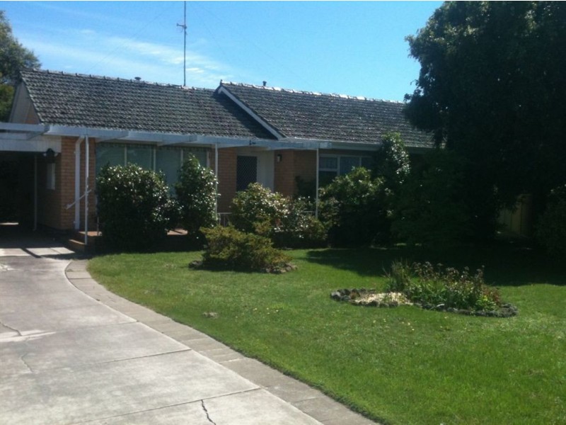 23 Lake Street, Wendouree VIC 3355