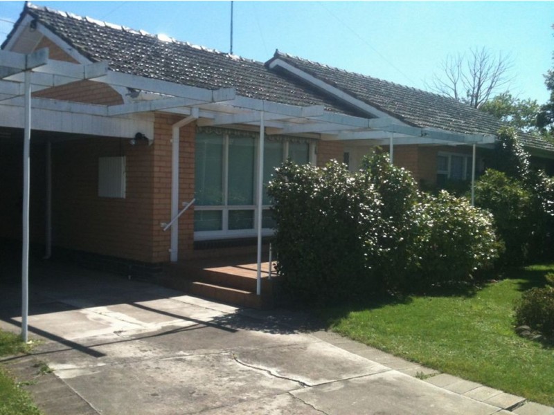 23 Lake Street, Wendouree VIC 3355