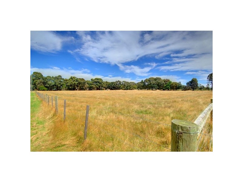24 Kennedys Road, Smythes Creek VIC 3351