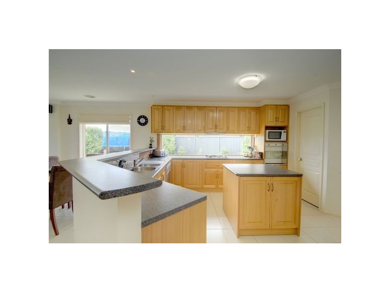 7 Leicester Court, Alfredton VIC 3350