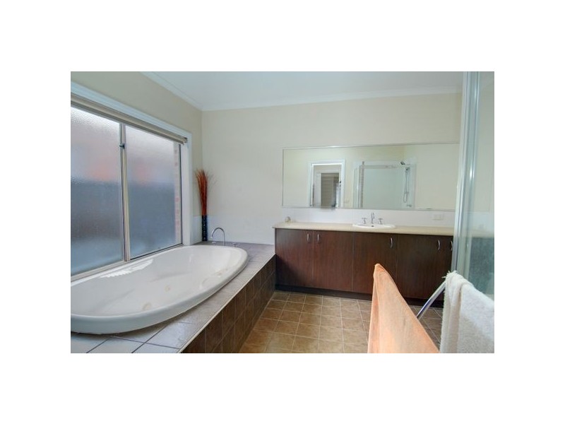 3 Polwarth Court, Alfredton VIC 3350