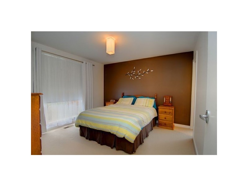 8 Bergs Lane, Mount Helen VIC 3350