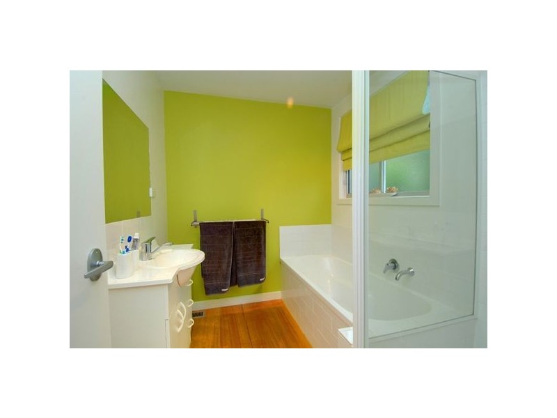 8 Bergs Lane, Mount Helen VIC 3350