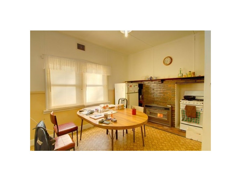 5 Linaker Street, Golden Point VIC 3350
