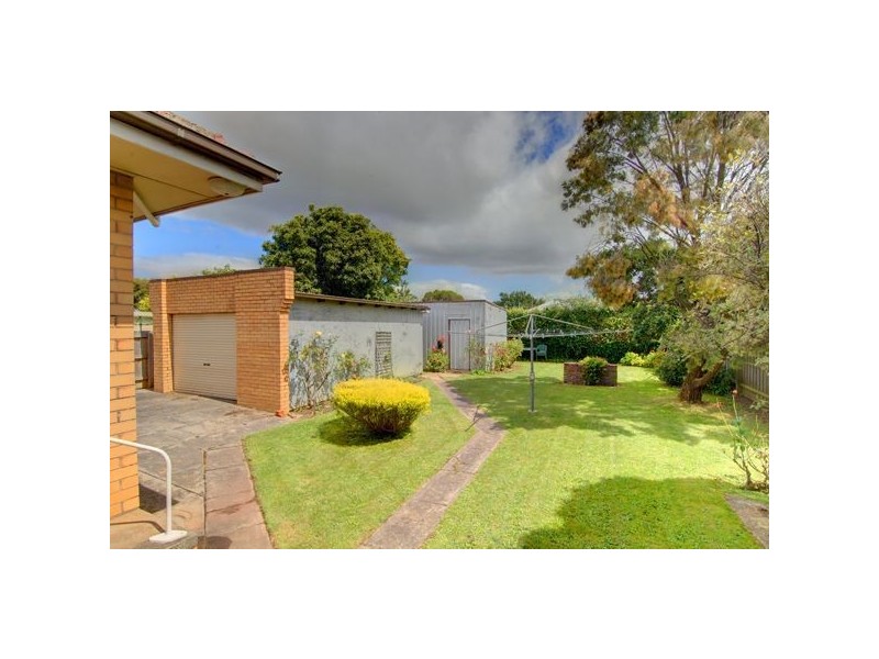 8 Cardigan Avenue, Alfredton VIC 3350