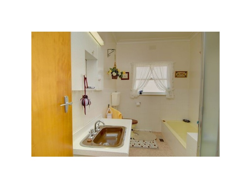 8 Cardigan Avenue, Alfredton VIC 3350