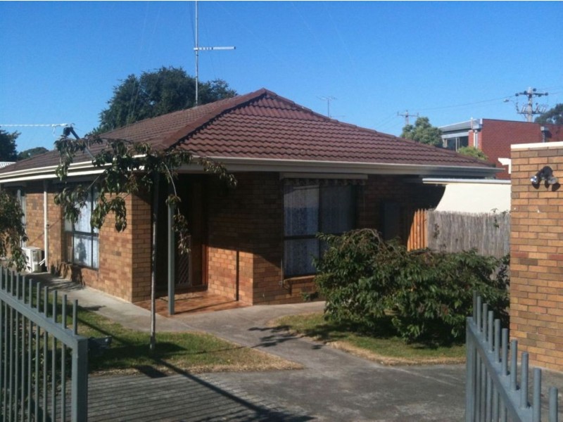 4/301 Main Road, Golden Point VIC 3350