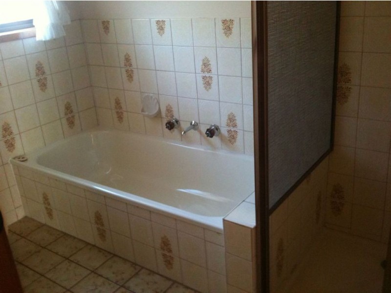 4/301 Main Road, Golden Point VIC 3350