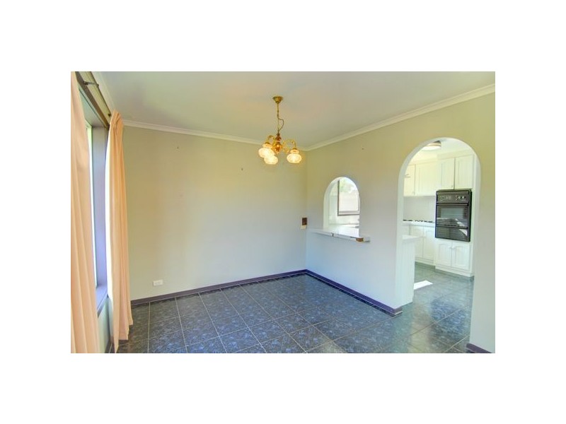 11 Windermere Way, Cardigan Village VIC 3352