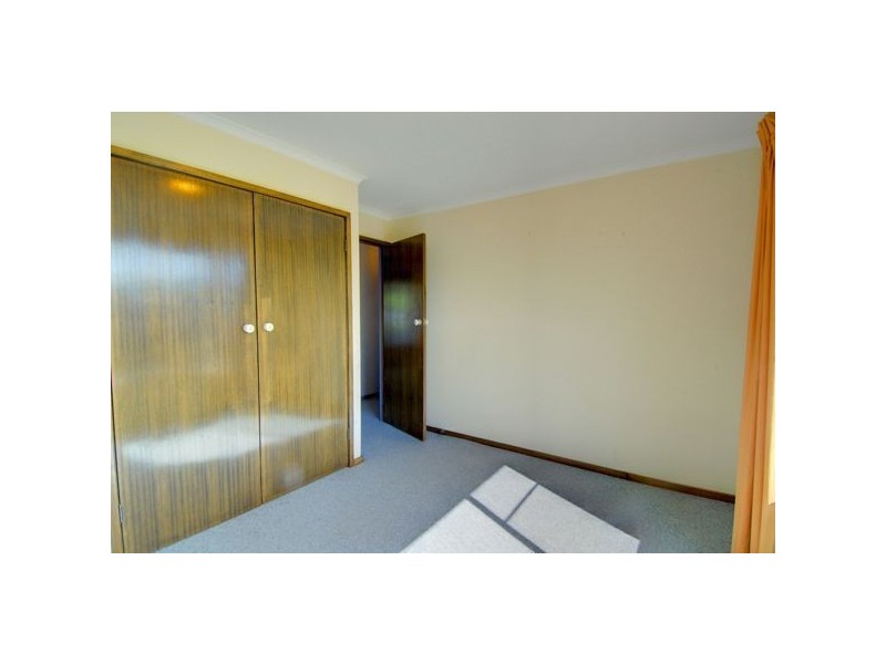 11 Windermere Way, Cardigan Village VIC 3352