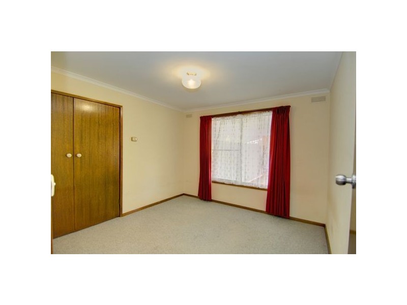 11 Windermere Way, Cardigan Village VIC 3352