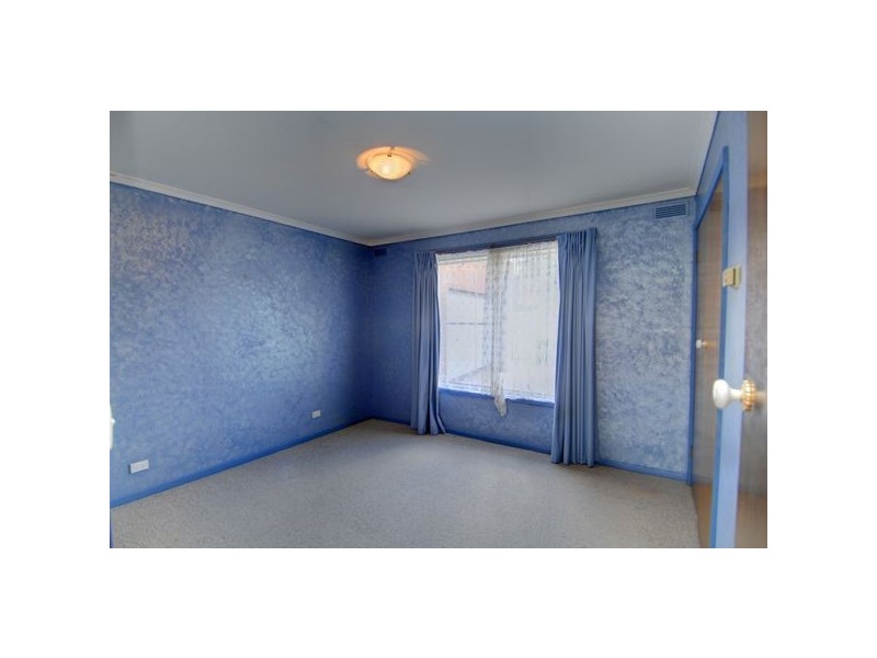 11 Windermere Way, Cardigan Village VIC 3352