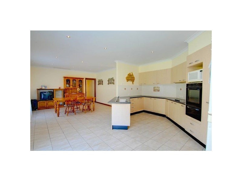 59 Tooheys Close, Gordon VIC 3345