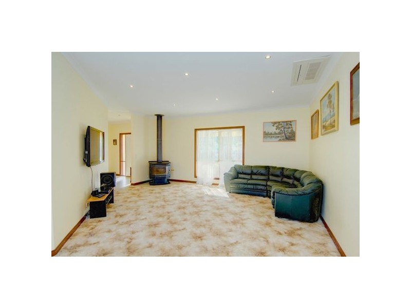 59 Tooheys Close, Gordon VIC 3345