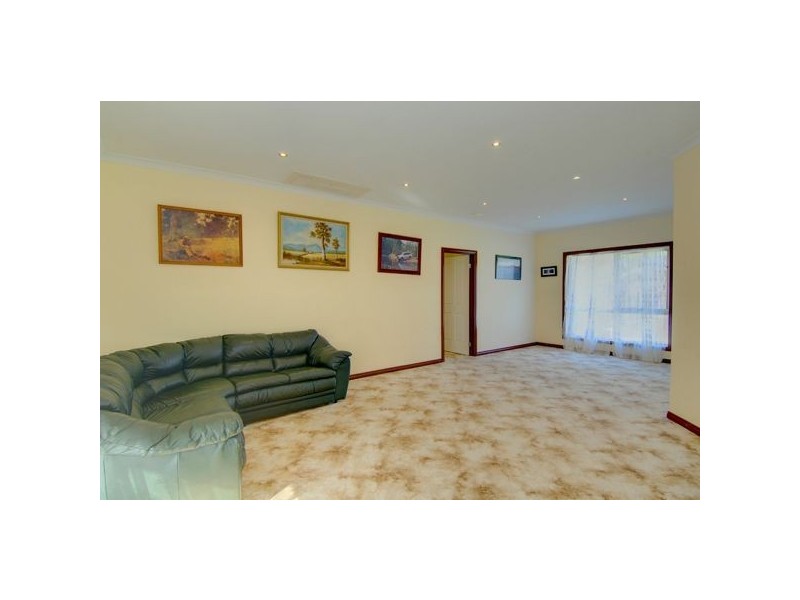 59 Tooheys Close, Gordon VIC 3345
