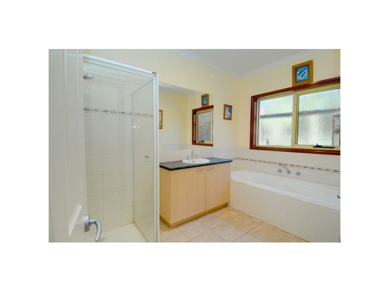 59 Tooheys Close, Gordon VIC 3345