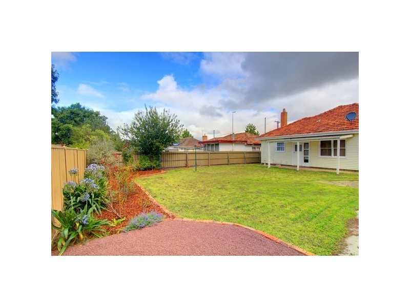 14 Shirley Street, Wendouree VIC 3355