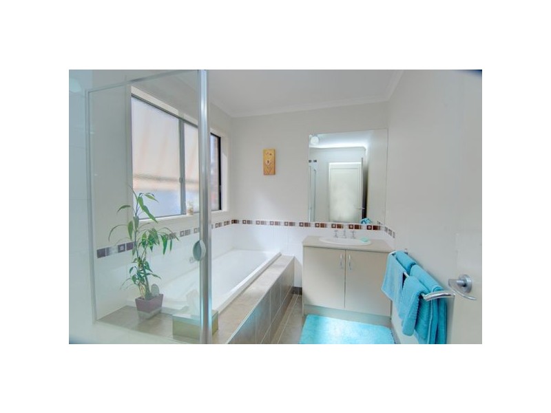 3 Hanwood Close, Delacombe VIC 3356