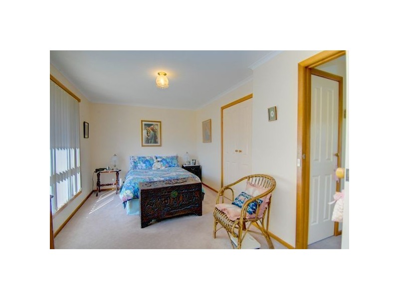 2 Lauderdale Avenue, Alfredton VIC 3350