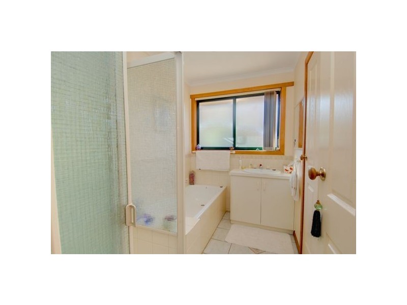 2 Lauderdale Avenue, Alfredton VIC 3350