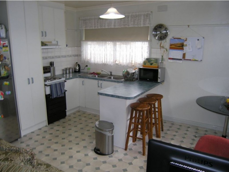 16 Luttet, Creswick North VIC 3363