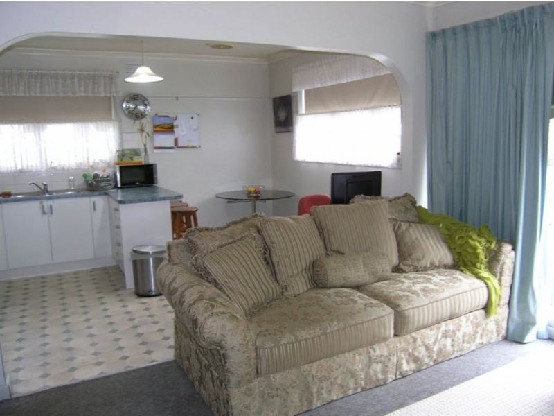 16 Luttet, Creswick North VIC 3363