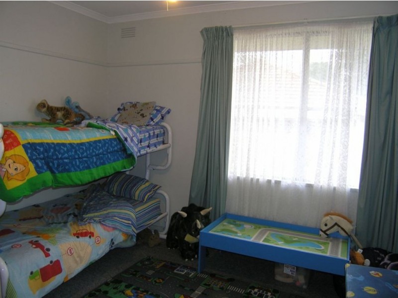 16 Luttet, Creswick North VIC 3363