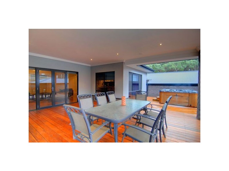 12 Zoe Drive, Mount Helen VIC 3350