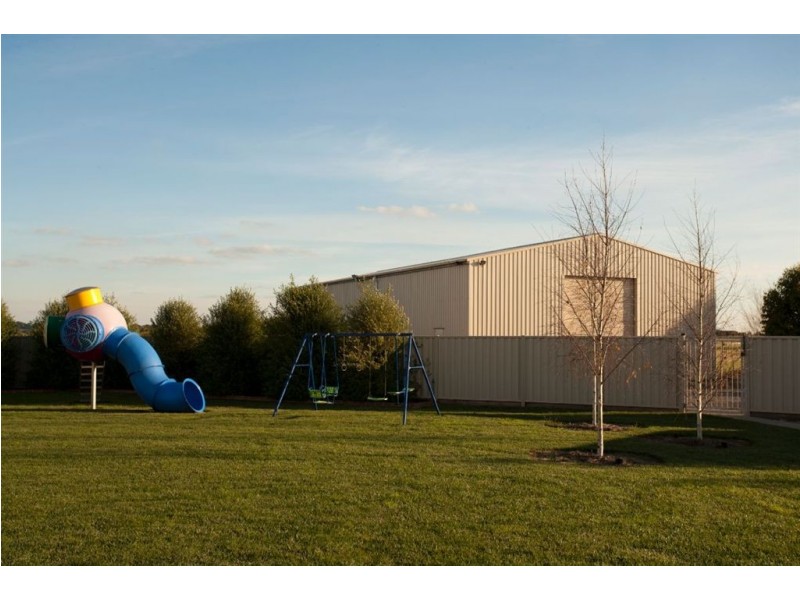 105 Sweeney Rd, Ballarat VIC 3350