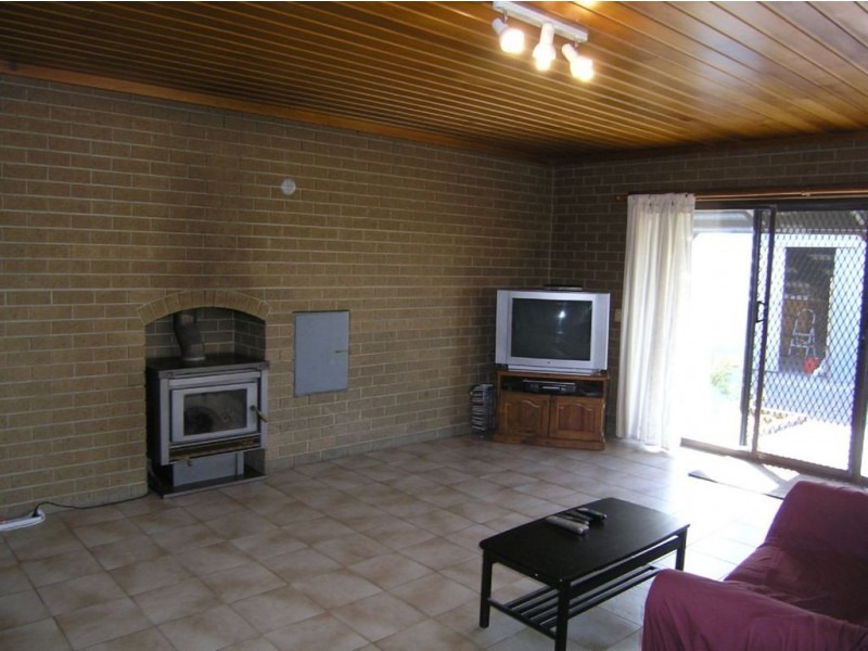 43 Smeaton Rd, Clunes VIC 3370