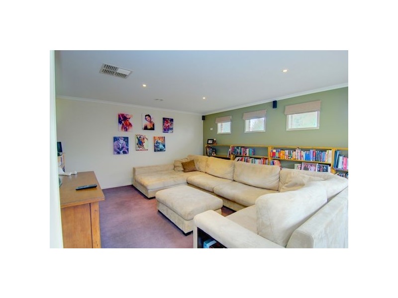 10 Coventry Street, Miners Rest VIC 3352