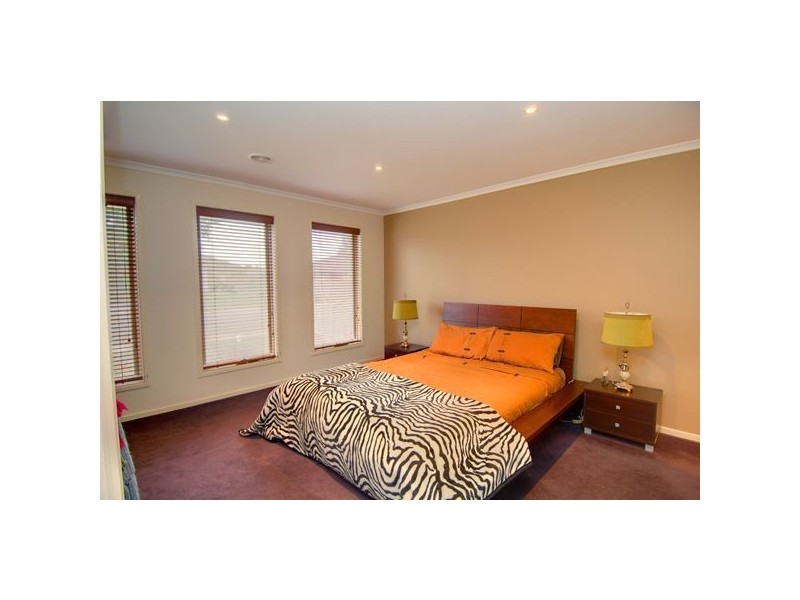 10 Coventry Street, Miners Rest VIC 3352