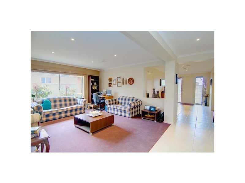 10 Coventry Street, Miners Rest VIC 3352