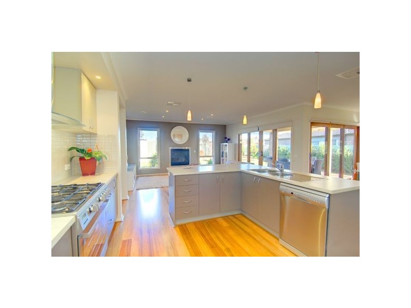 44 Waterford Drive, Macarthur Park, Ballarat VIC 3350