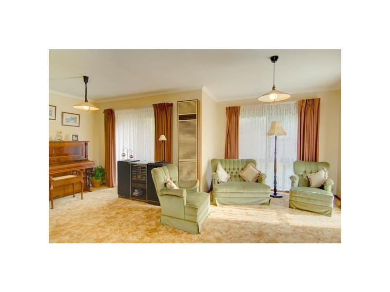 4 Allenby Court, Mount Clear VIC 3350