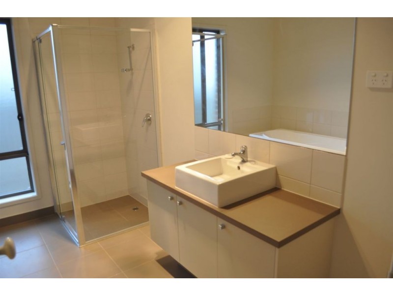 8 Naroo Street, Alfredton VIC 3350