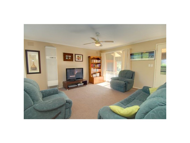 20 Harding Grove, Cardigan VIC 3352