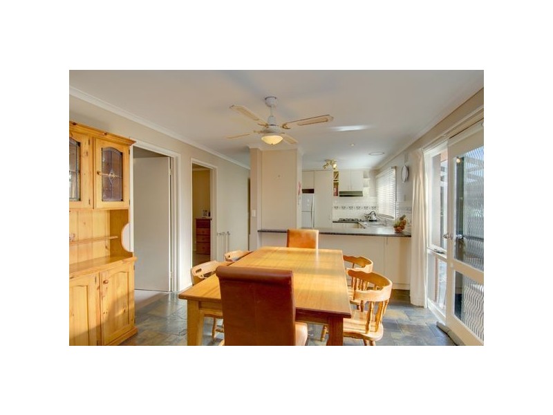 20 Harding Grove, Cardigan VIC 3352