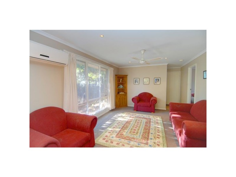 20 Harding Grove, Cardigan VIC 3352
