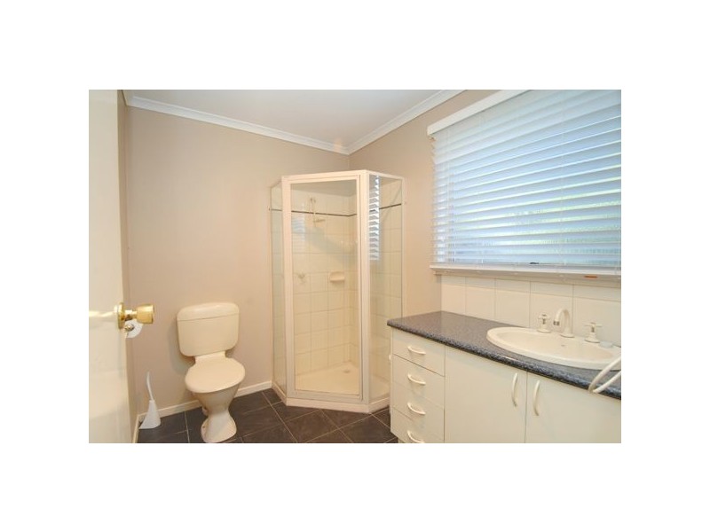 20 Harding Grove, Cardigan VIC 3352