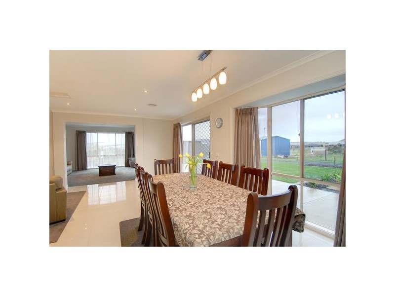 27 Windermere Way, Windermere VIC 3352