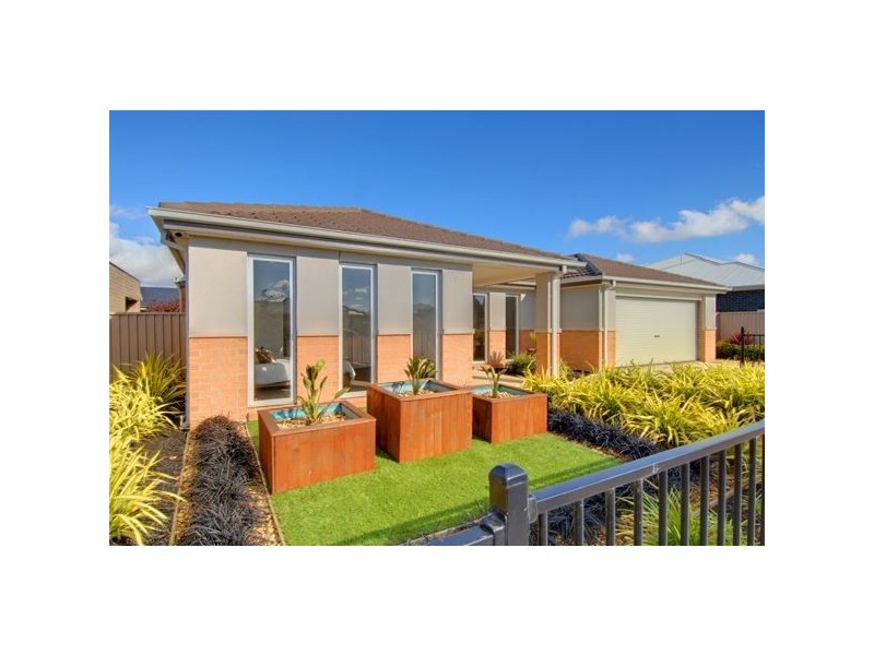 4 Chase Boulevard, Alfredton VIC 3350