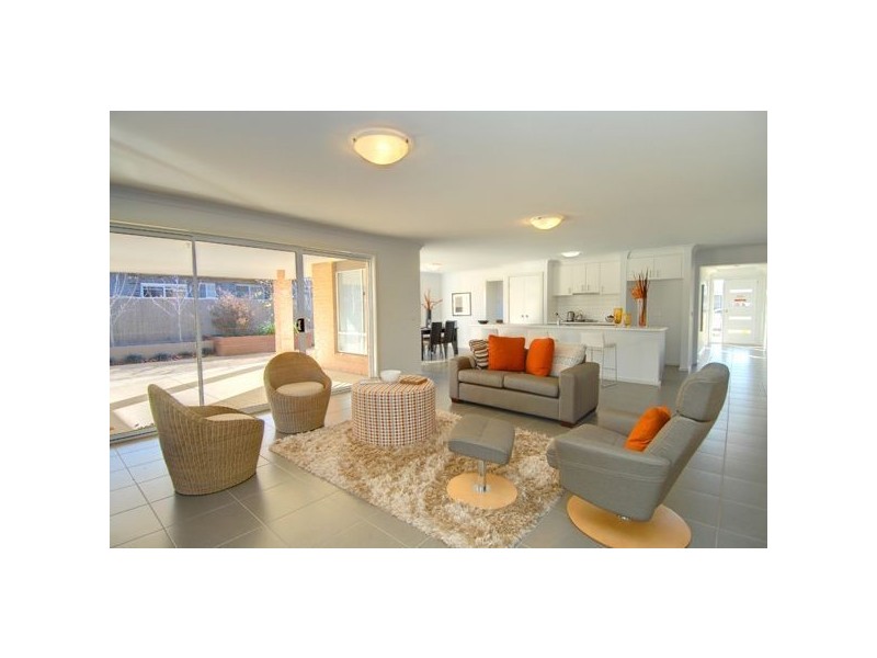 4 Chase Boulevard, Alfredton VIC 3350