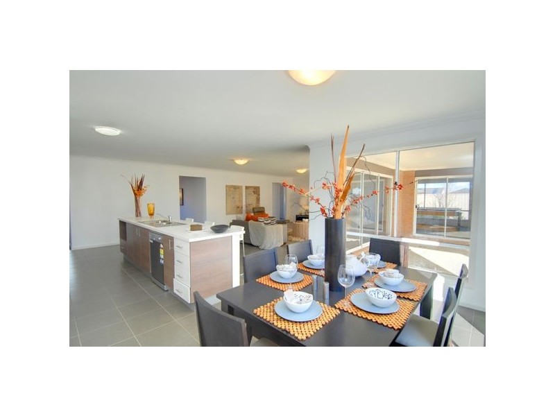 4 Chase Boulevard, Alfredton VIC 3350