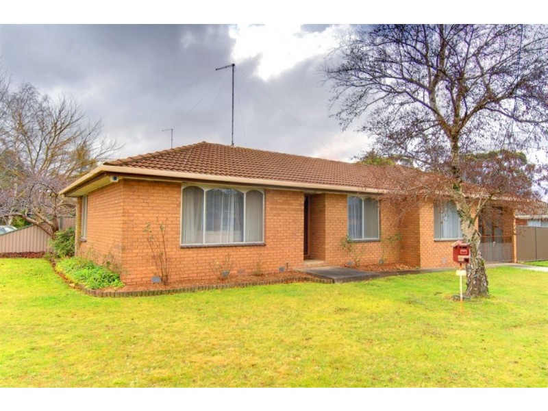 260 Learmonth Road, Wendouree VIC 3355