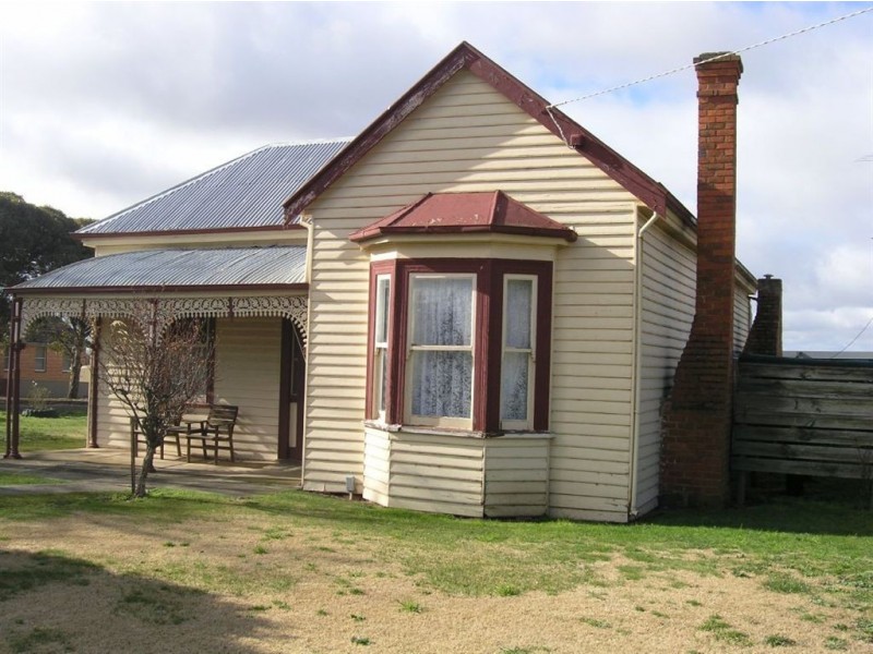 75 Service St, Clunes VIC 3370