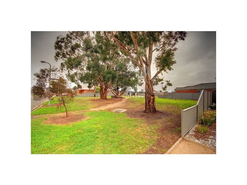 13 Jordan Avenue, Delacombe VIC 3356