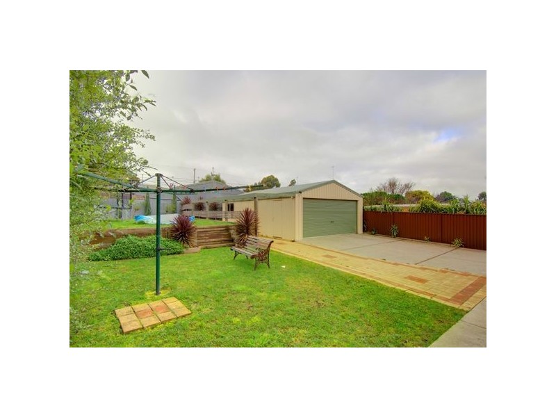 10 Lavinia Drive, Ballarat VIC 3350